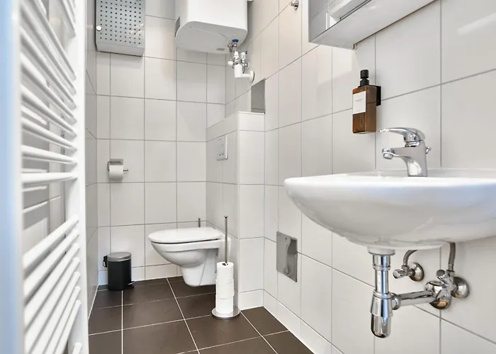 Apartamento Bright Top-floor Near Naschmarkt Viena